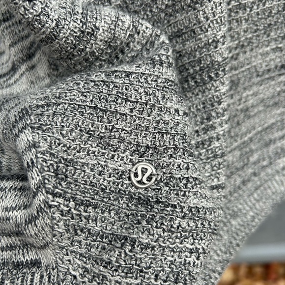 Lululemon Breeze Easy Wrap, size M - Picture 10 of 12